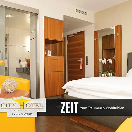 City Hotel Roding מלון 4*