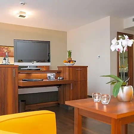 City Hotel Roding 4*